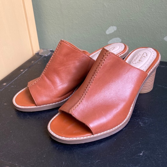 Clarks round heel mule - Picture 3 of 5